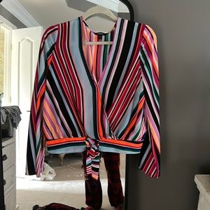 Express, tie waist, cropped, flared sleeve, size medium